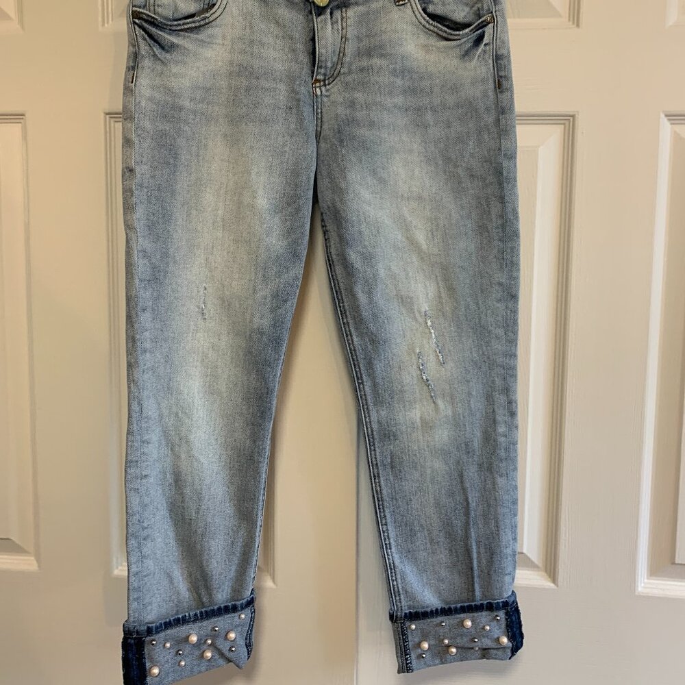 Kut from the Cloth Catherine Boyfriend Crops w/ pearls